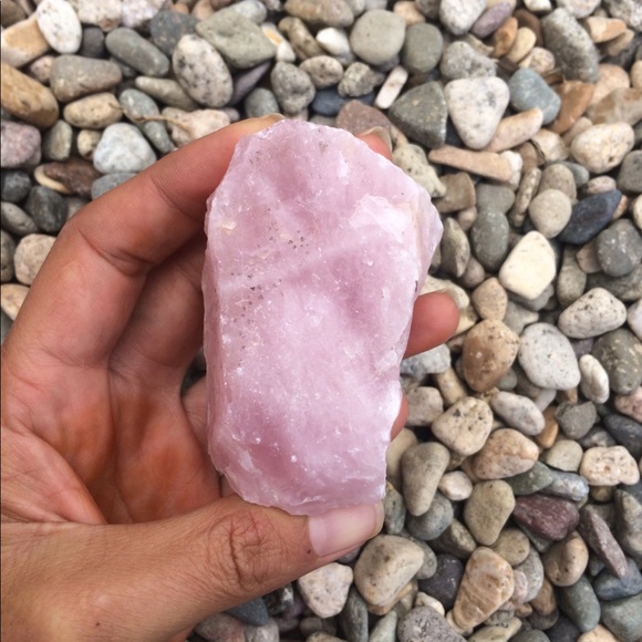 🌷 Rose Quartz 🌷 - Picture 2 of 2